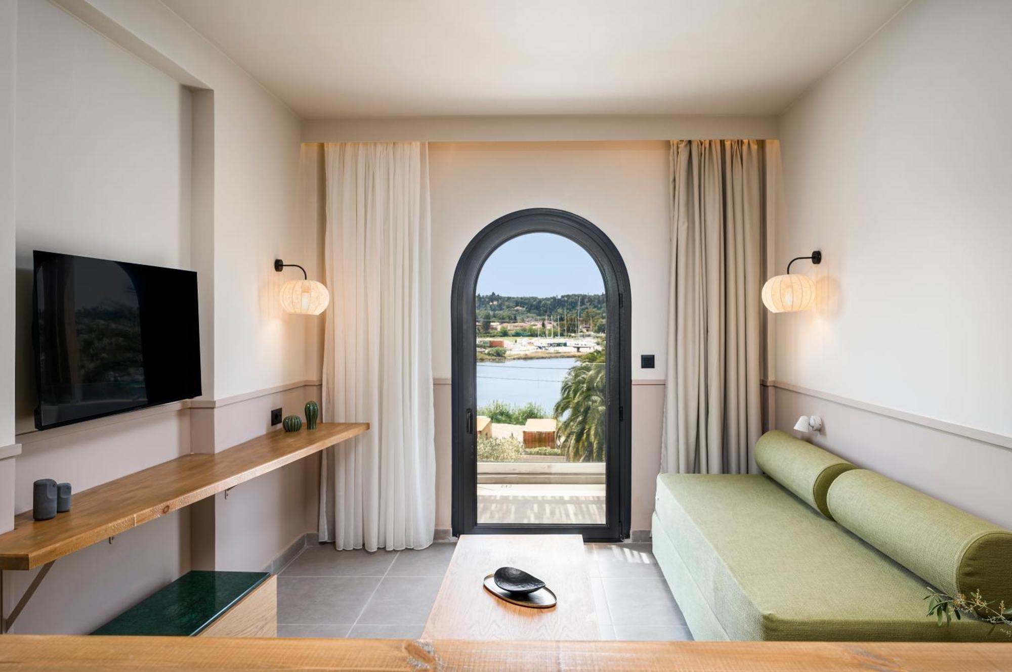 Loadstar Rooms & Suites Kontokali Buitenkant foto