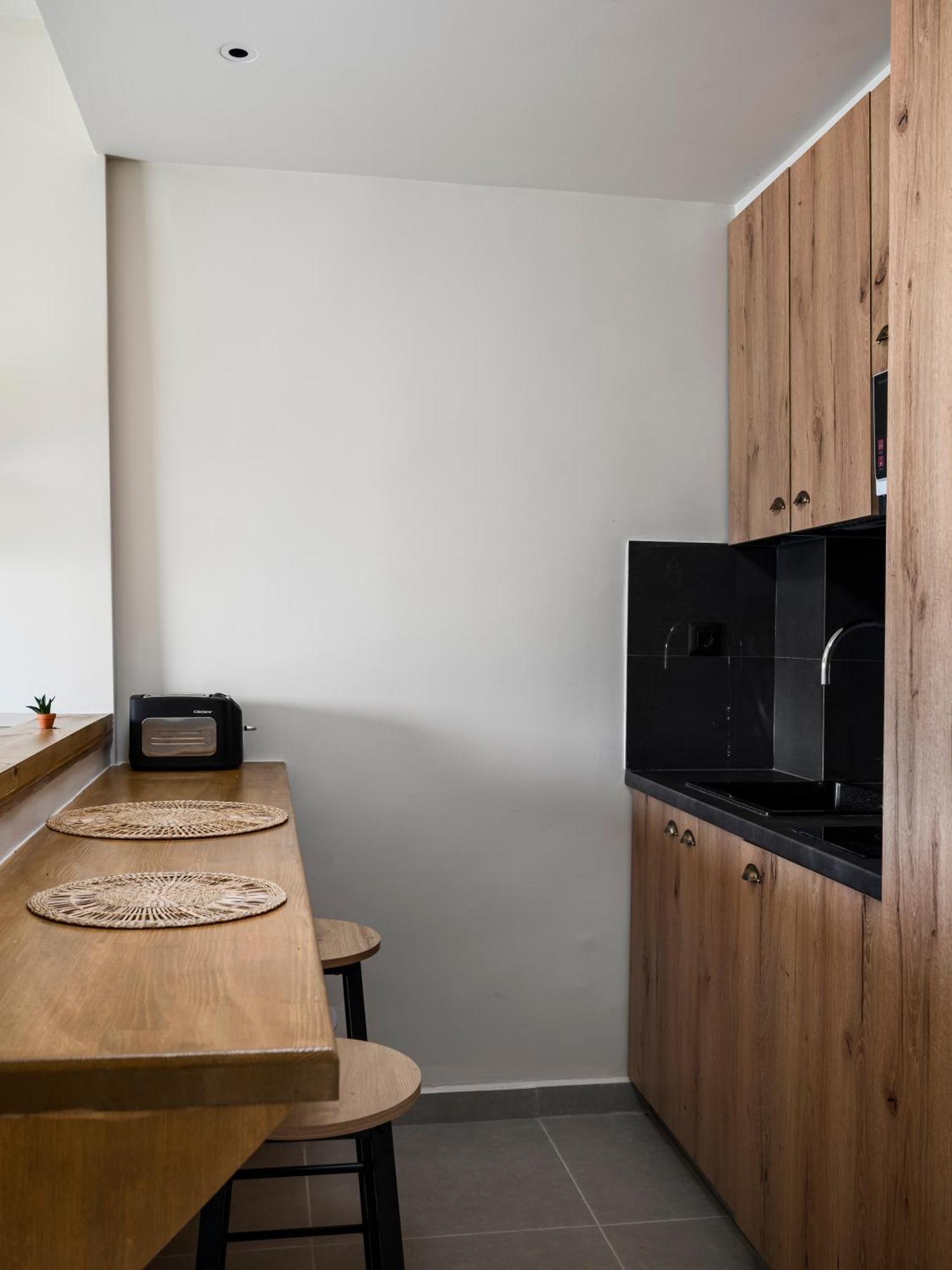 Loadstar Rooms & Suites Kontokali Buitenkant foto